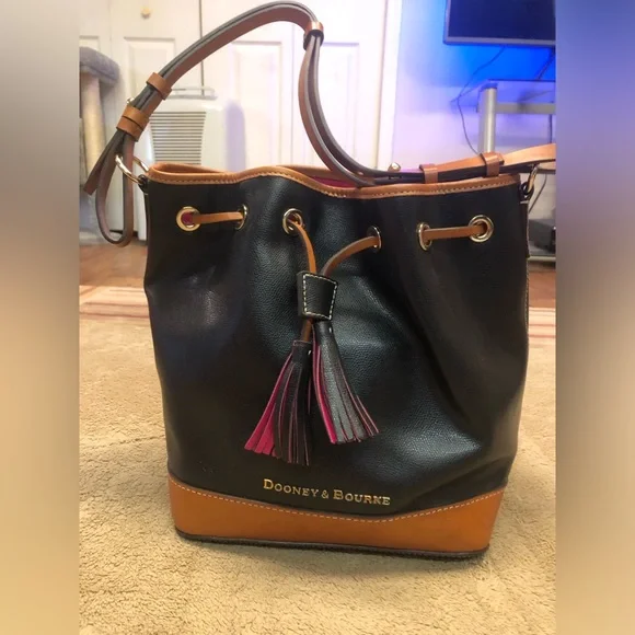 DOONEY & BOURKE Drawstring Bucket Bag Black Brown Pebble Grain Leather - Picture 2 of 15